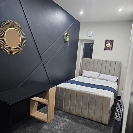 Springwood Villa ฮัดเดอร์สฟิลด์ ภายนอก รูปภาพ