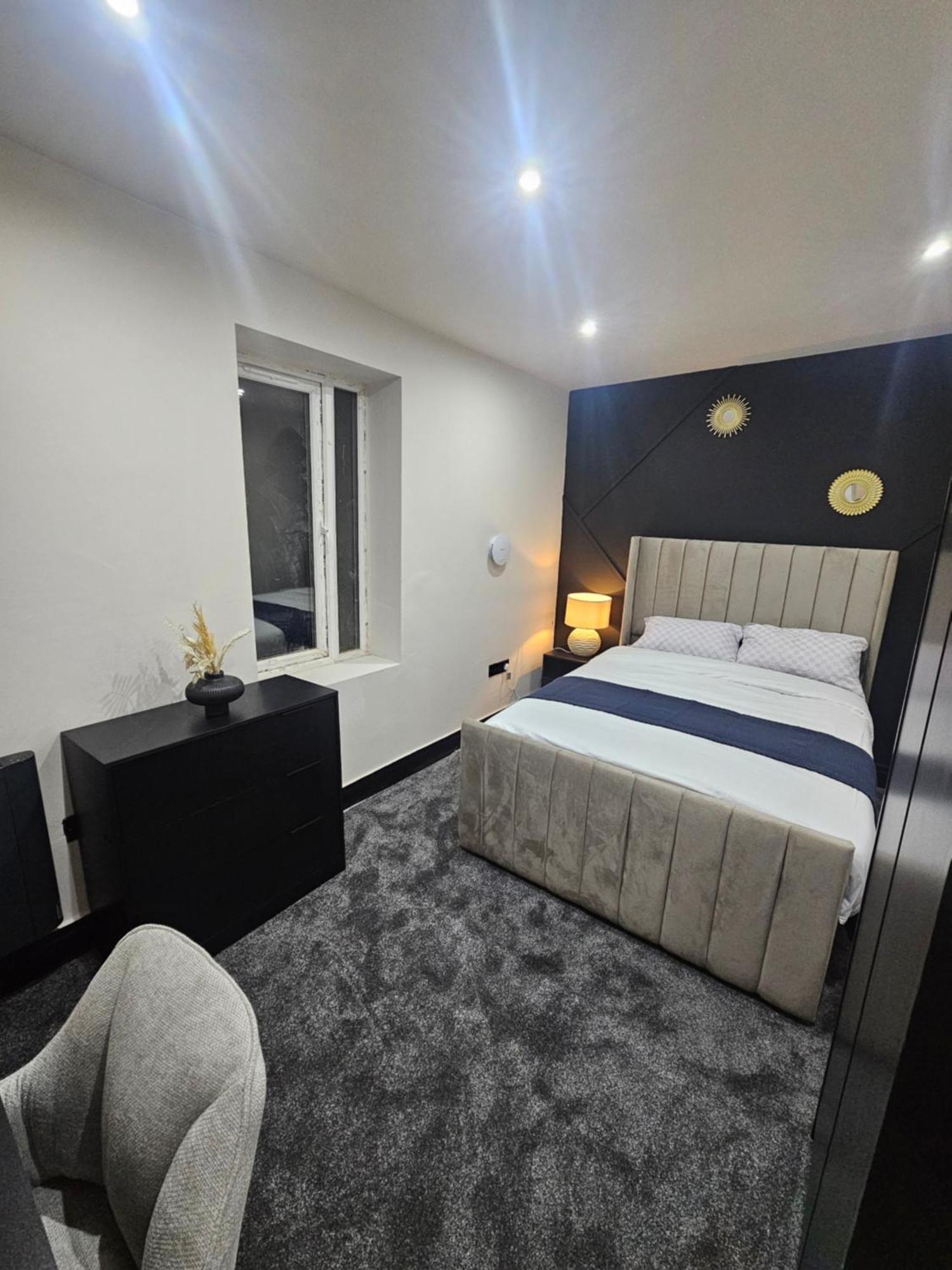 Springwood Villa ฮัดเดอร์สฟิลด์ ภายนอก รูปภาพ