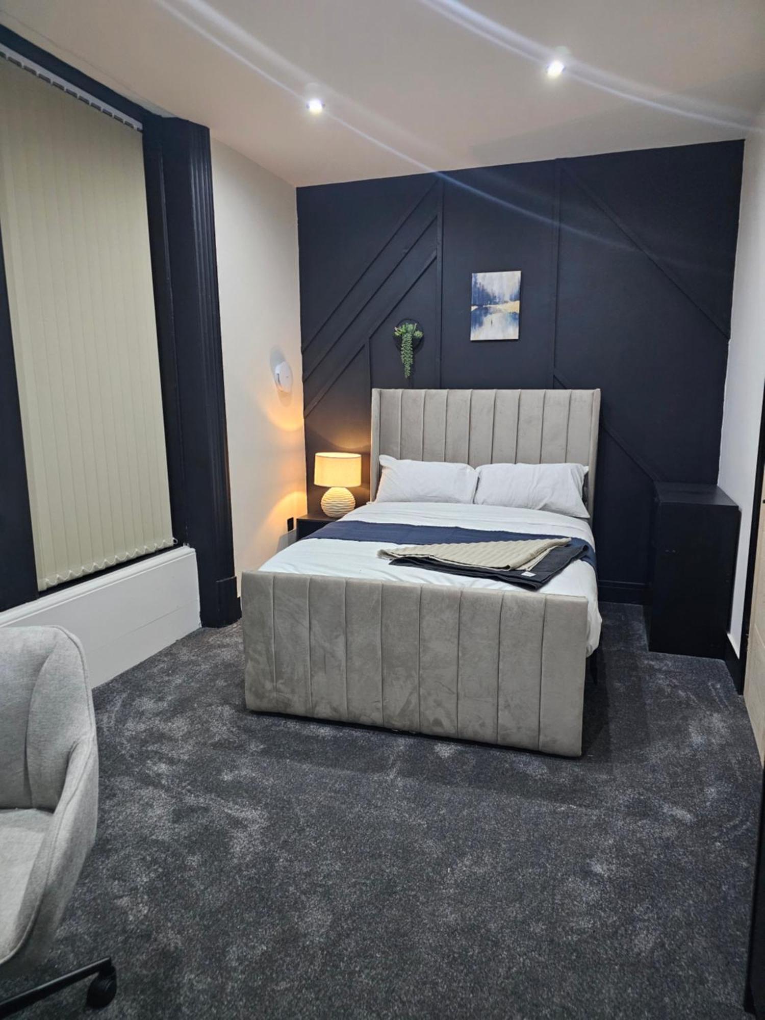 Springwood Villa ฮัดเดอร์สฟิลด์ ภายนอก รูปภาพ